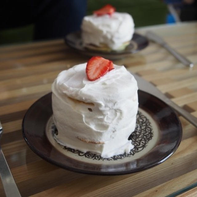 タワーホットケーキで朝ごはん