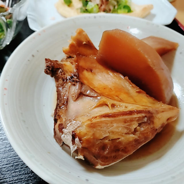 ぶりのカマで”ぶり大根”の晩ごはん
