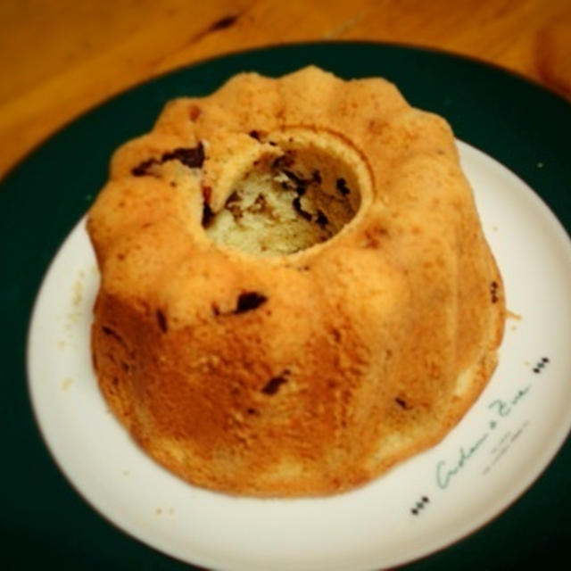 マロングラッセと刻みビターチョコレートのクグロフケーキ By りさこさん レシピブログ 料理ブログのレシピ満載