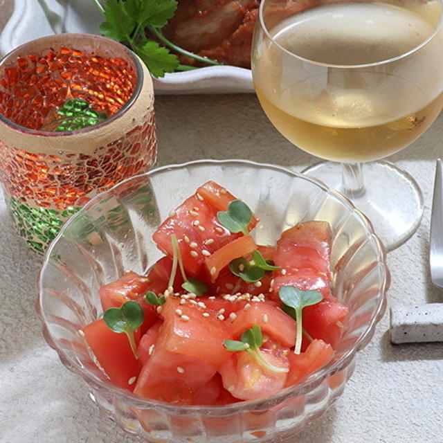 トマトの韓国風サラダとスペアリブ