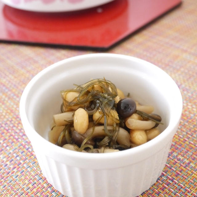 刻み昆布・大豆・しめじの煮物