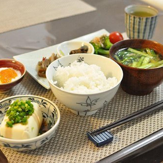 シンプルな冷奴で月曜日の和風朝ごはん