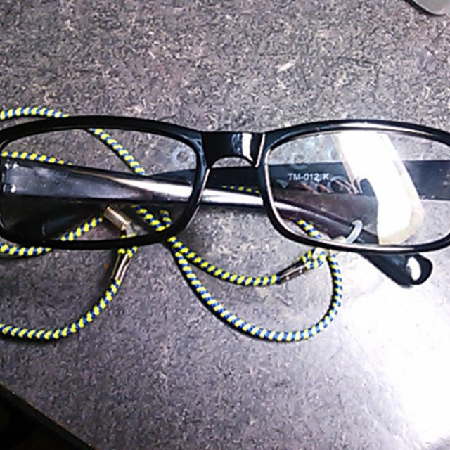Zoffの老眼鏡と１００均老眼鏡