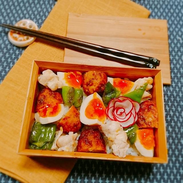 Amebaトピックスで掲載していただきました【つくねと味玉の簡単のっけモザイク弁当〖地味弁〗】