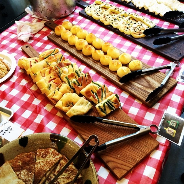 今日の朝ごはんは、イベント会場で。