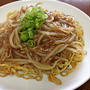 昼ごはんに「麻婆モヤシ固焼きそば」