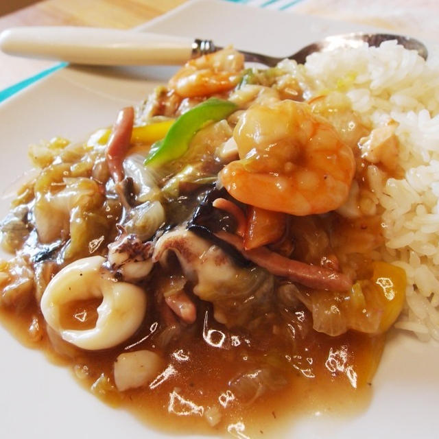 アワビソースで中華丼、オクラとトマトのスープ