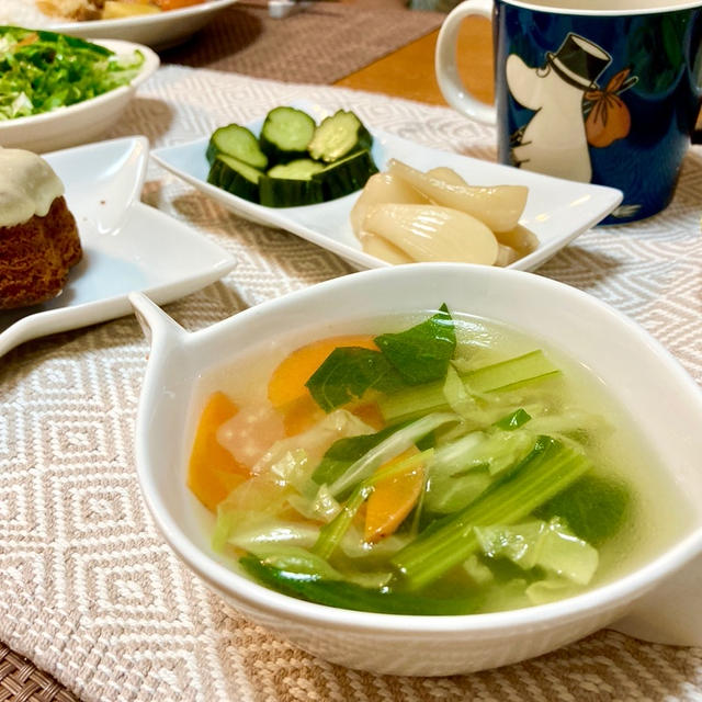 【5分で完成】小松菜と人参とキャベツの中華スープ