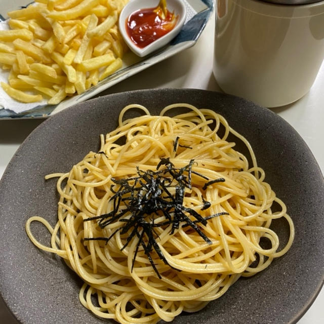 8.31☆夜ごはんはパスタ❣️三太郎は和風ガーリックパスタです