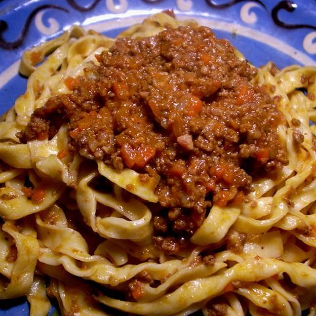 今日の一皿《手打ちタリアッテッレのラグー・ソース》　Tagliatelle al ragù alla Bolognese