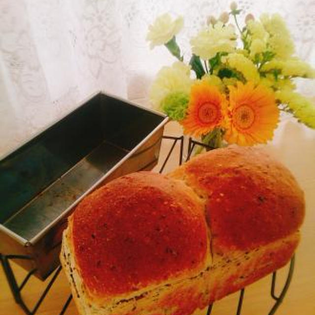 ごまごまミニ食パン♪マヨじゃがコーンパン♪板チョコアーモンドパン♪