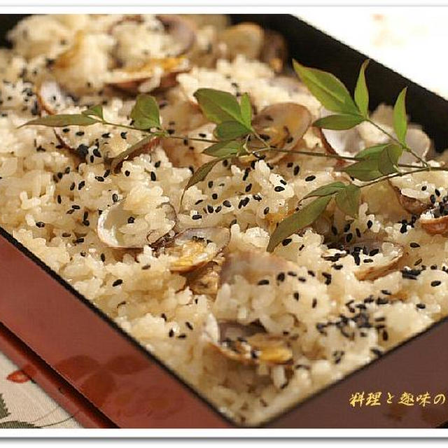 絶品！！《アサリバターの炊き込みご飯》《もつ煮》他　晩ご飯です。
