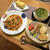 ”鶏ちゃん風”鶏肉とキャベツの炒め物の晩ご飯　と　さといもみたいな葉っぱ♪