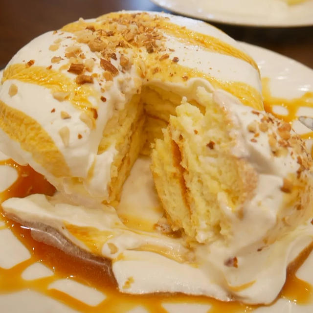 さかい珈琲、チーズオムライスとスフレパンケーキ