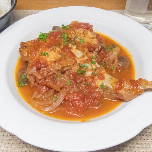 圧力鍋でつくる骨付き鶏もも肉のトマト煮