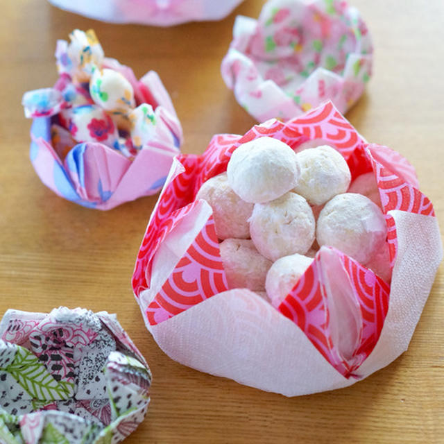 ペーパーナプキン活用♪折るだけ♪ハスの花カップのお菓子入れ