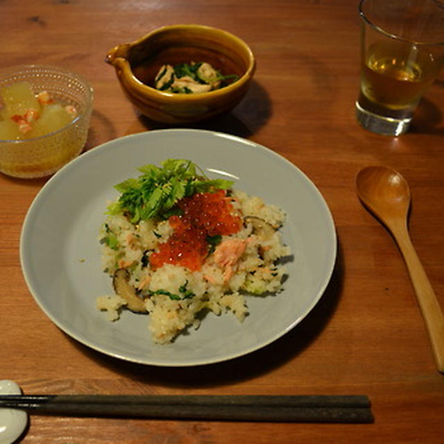 鮭といくらのちらし寿司ささみと三つ葉のわさび和え平日の夜ゴハン。ハンバーグを作ろうと思って、夫に今日はハンバーグ作る！とメールした...