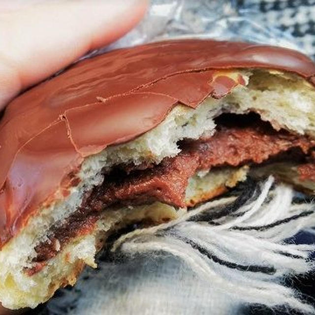 ダブルチョコクリームパンとクリームパン