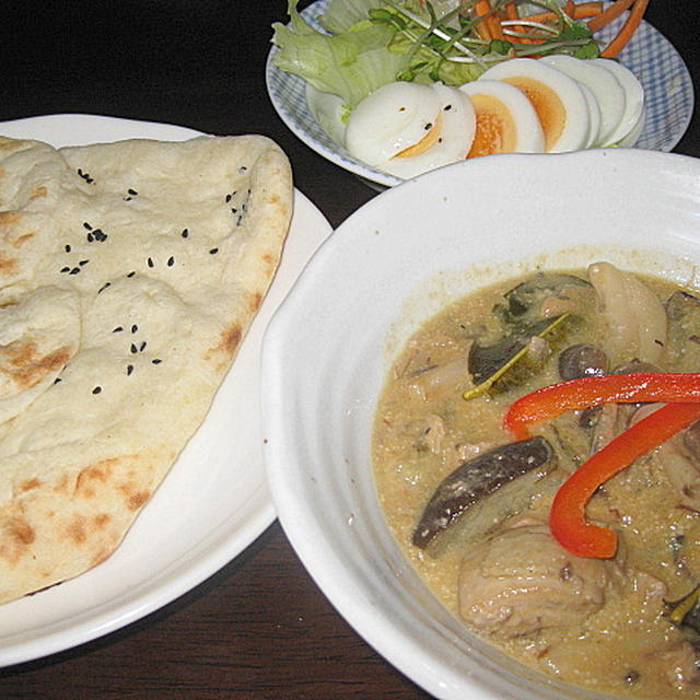 サバ缶入りタイ風レッドカレー