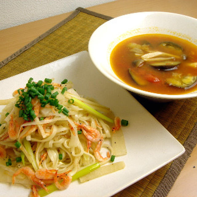 【レシピ】桜えびの焼きうどんとトマトのスープ