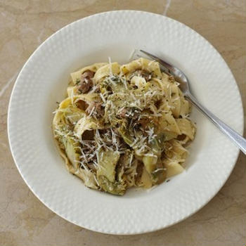 アーティチョークとフェンネル風味ソーセージミートのパスタ