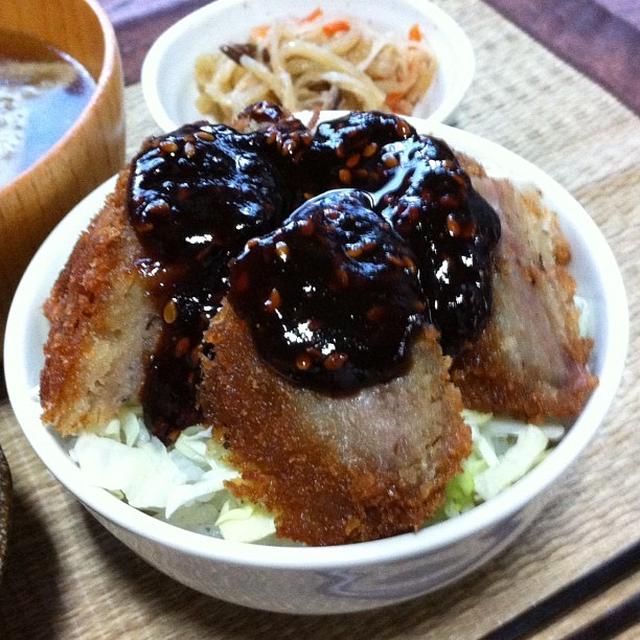 コンビニ味噌メンチカツ丼