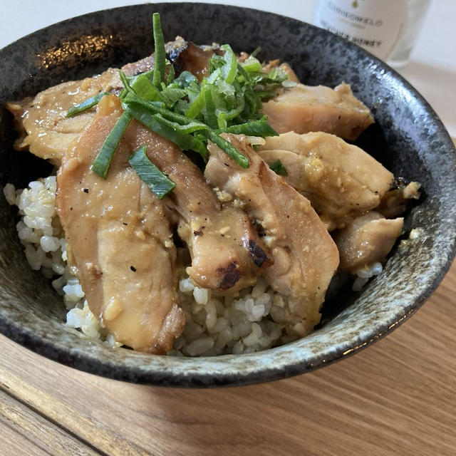 絶品！やわらか「味噌チャーシュー丼」の作り方・レシピをご紹介します♪