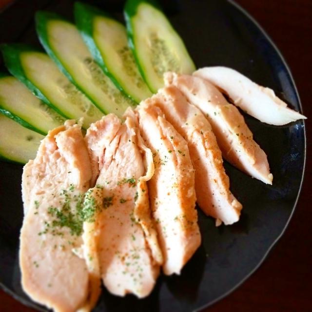 お家で簡単タイ料理♡胸肉でもしっとり〜タイ風蒸し鶏♡