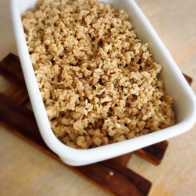 鶏ひき肉が半額だったので。隠し味のお味噌で[ふんわり＊しっとり＊鶏そぼろ]