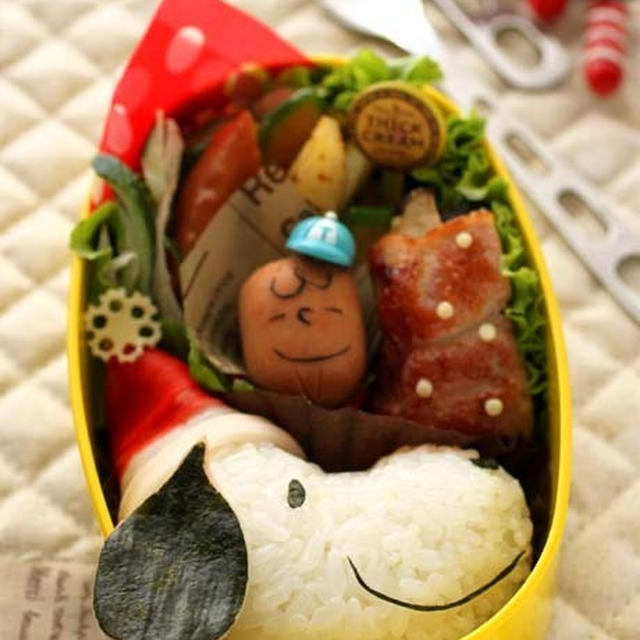 サンタ帽子のスヌーピー弁当～キャラ弁～