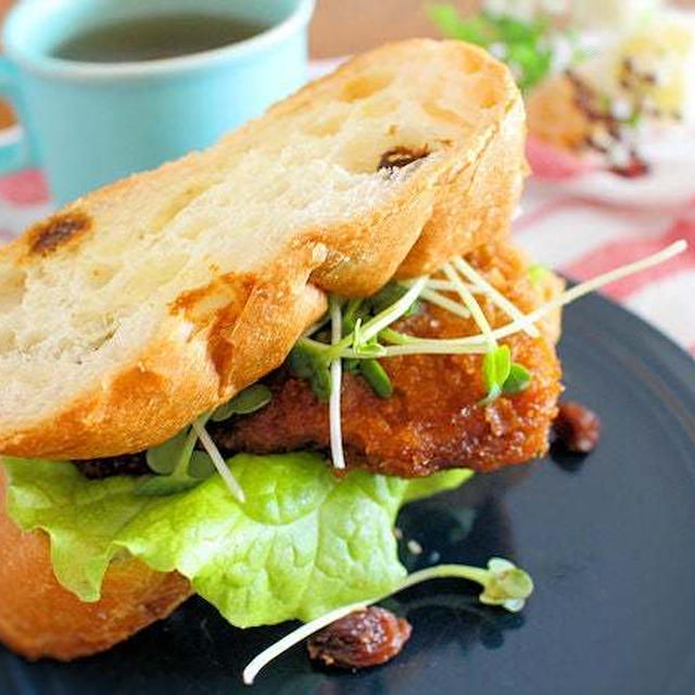 21時半に爆睡！笑　子どもの朝食にぜひ食べて欲しい！サバサンドで　朝ごはん
