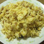 一人炒飯。
