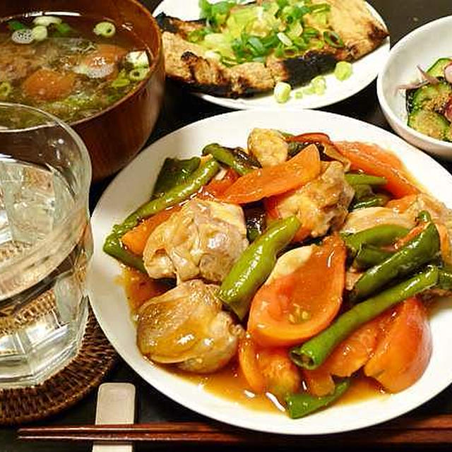 チキンとトマトのさっぱり焼きは「王道」ともいえる味である。
