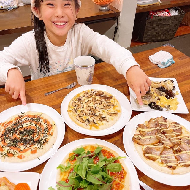 晩御飯はピザです！！