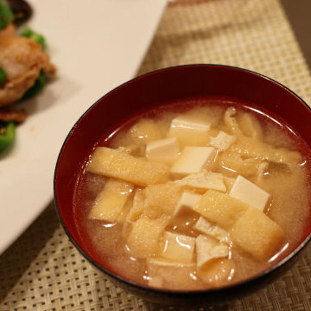 豆腐と油揚げの味噌汁