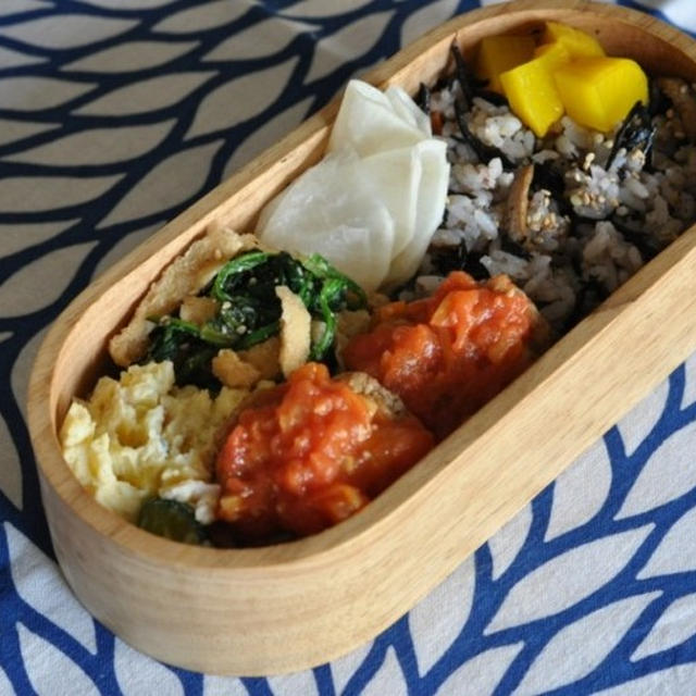 豆腐ハンバーグ弁当。