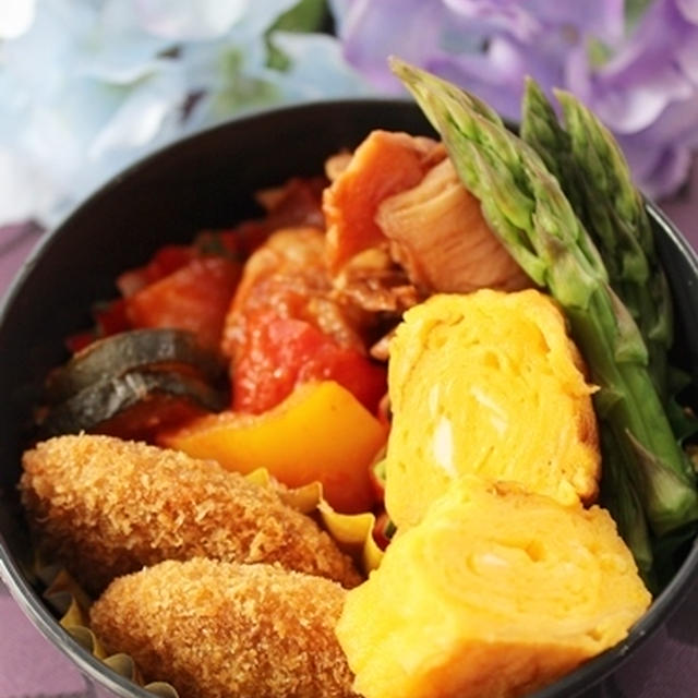 保温三段お弁当＠腹ペコ男子君に彩り豊かなラタトゥイユ入り～♪