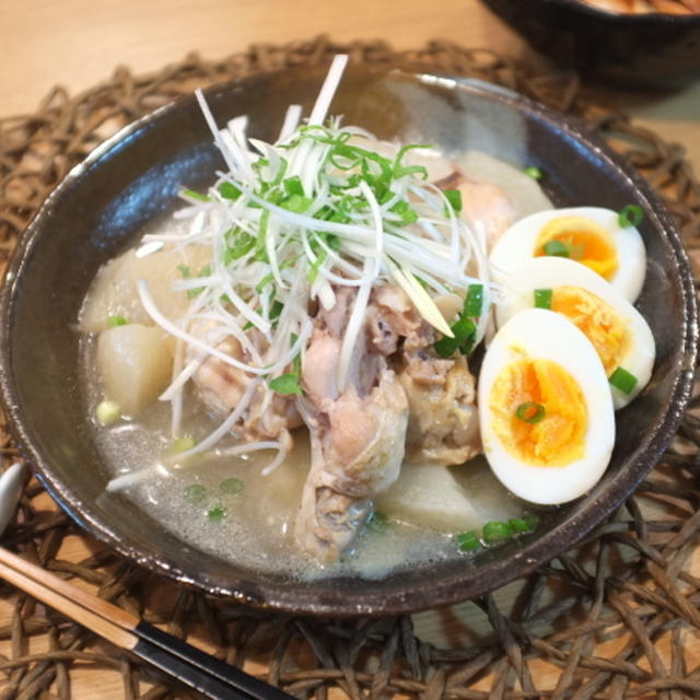 夕食☆鶏手羽元と大根の白湯スープ煮