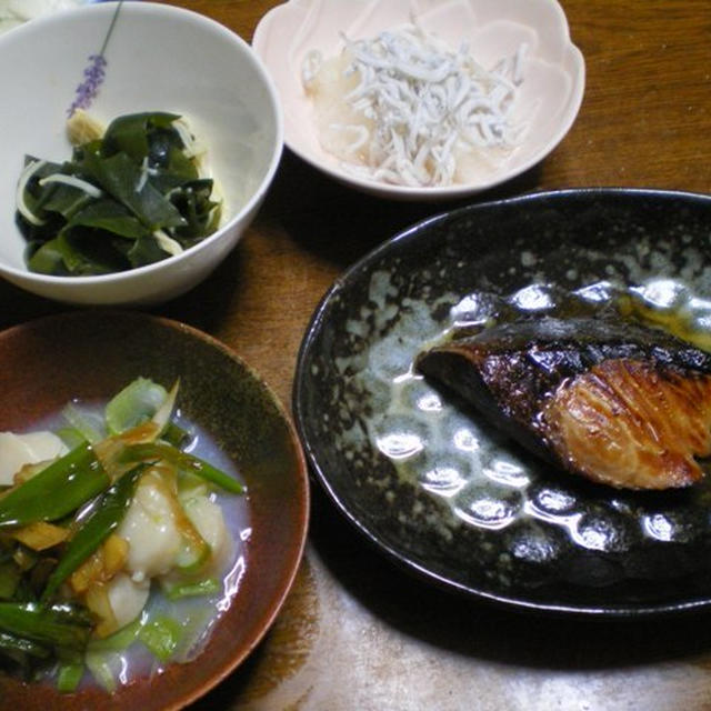 ほたてのにんにく風味蒸しと鰤の照焼