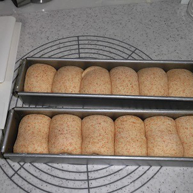 小麦胚芽入りスリム型食パン・・・♪