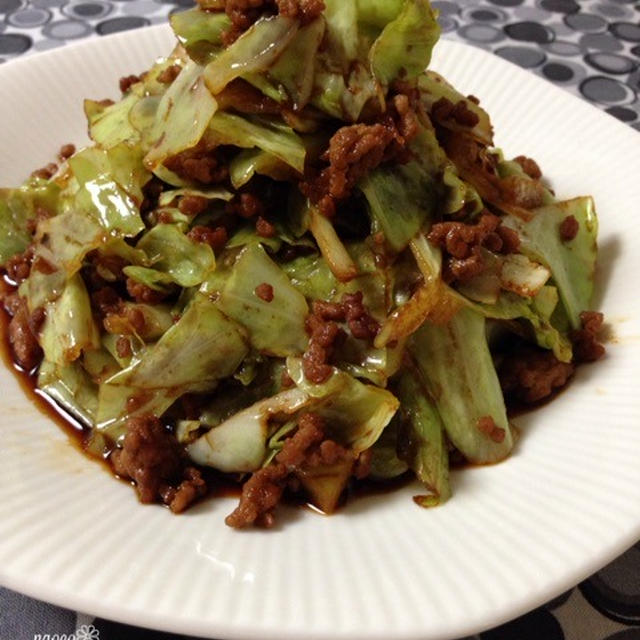 キャベツ消費にも☆キャベツ×ひき肉の甘辛甜麺醤炒め