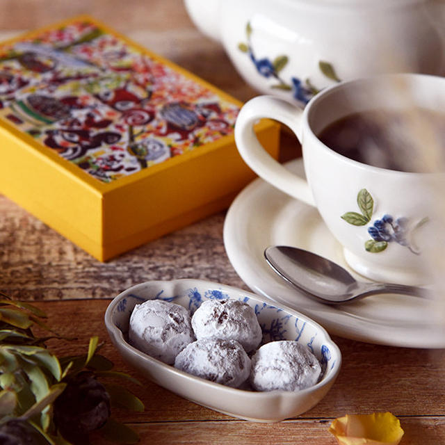 西光亭のクッキーとlupiciaの柚子香るチョコレートの紅茶