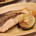 北海道産の生秋鮭で作る『焼き鮭＆焼きかぼす添え』のレシピ＊