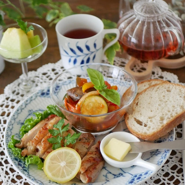 鶏肉のレモンペッパーソテーとラタトゥイユ