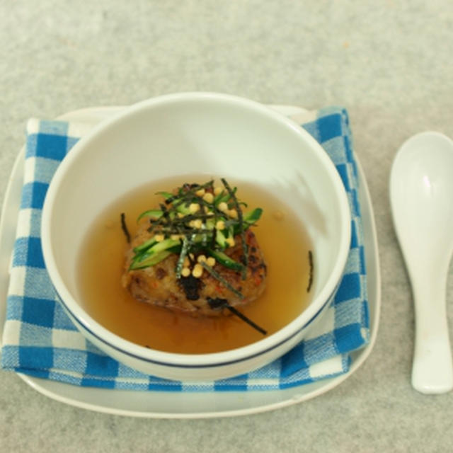 あごだしで♪♪焼きおこわにぎりのだし茶漬け