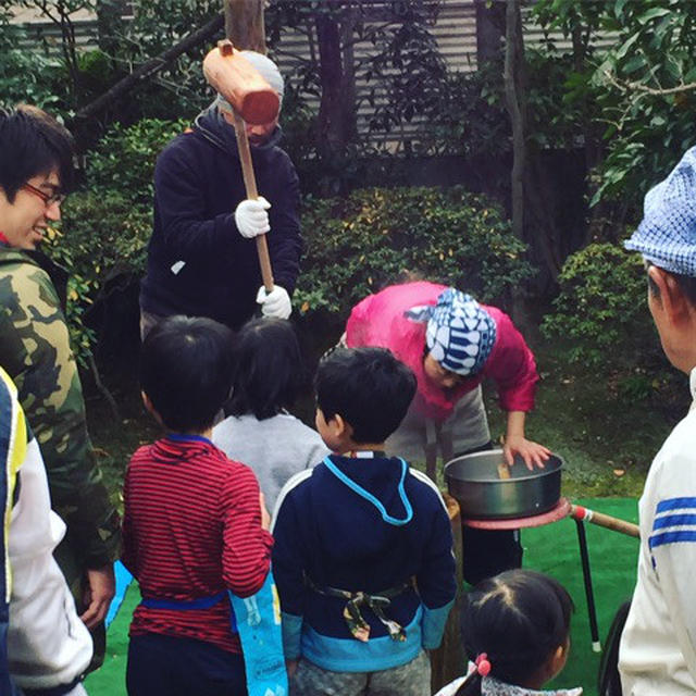 ほりえ先生宅で100人餅つき