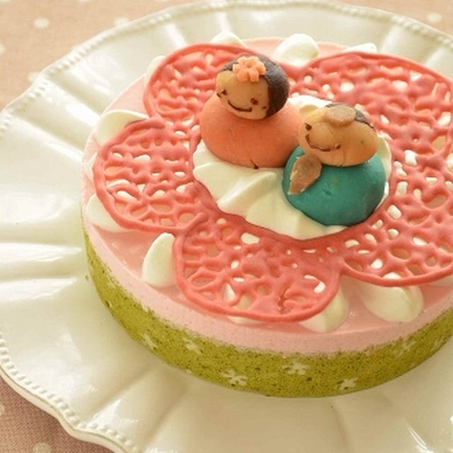 いちごムースのひな祭りケーキ