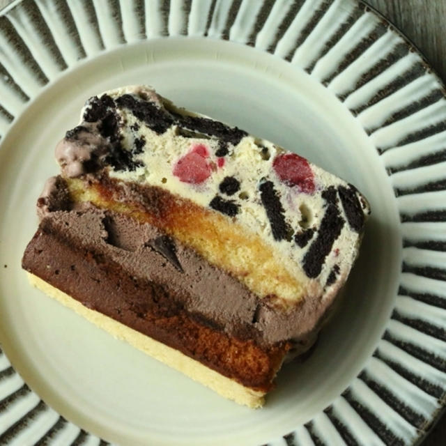 オレオとチョコのアイスケーキ