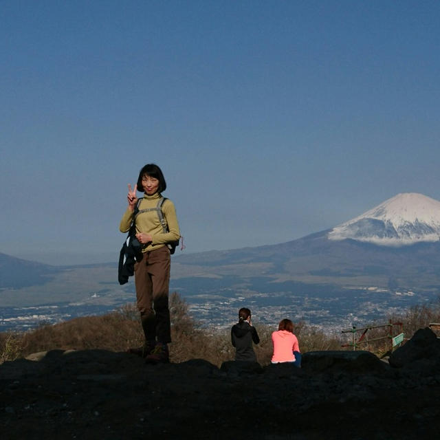 富士山を眺めに金時山