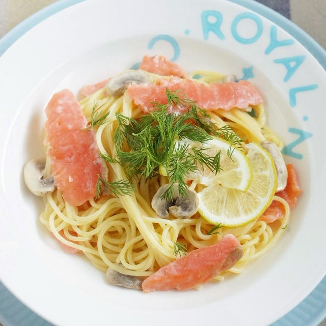 グラブラックスで！サーモンとレモンのクリームパスタ